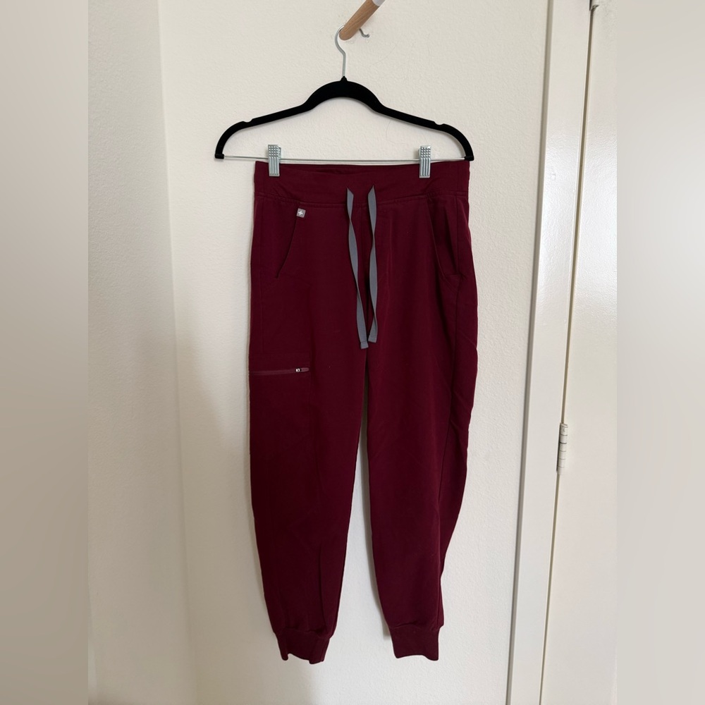 Figs Zamora Jogger Petite - Burgundy